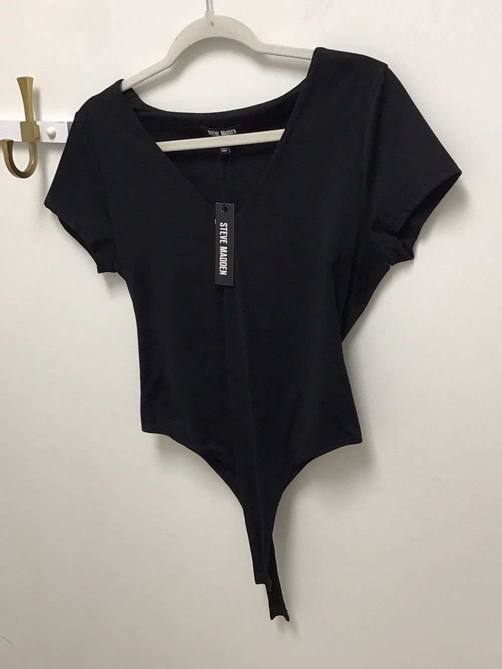 Steve Madden Black V-Neck Short Sleeve Erica Bodysuit